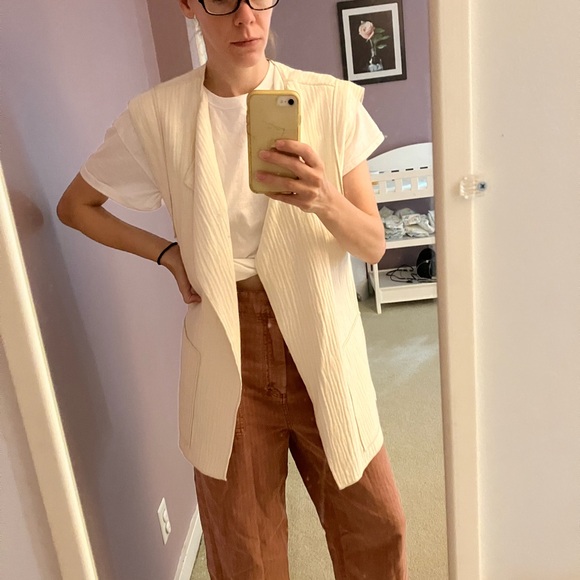 Moving sale 🚚 Worth vest - Picture 2 of 5